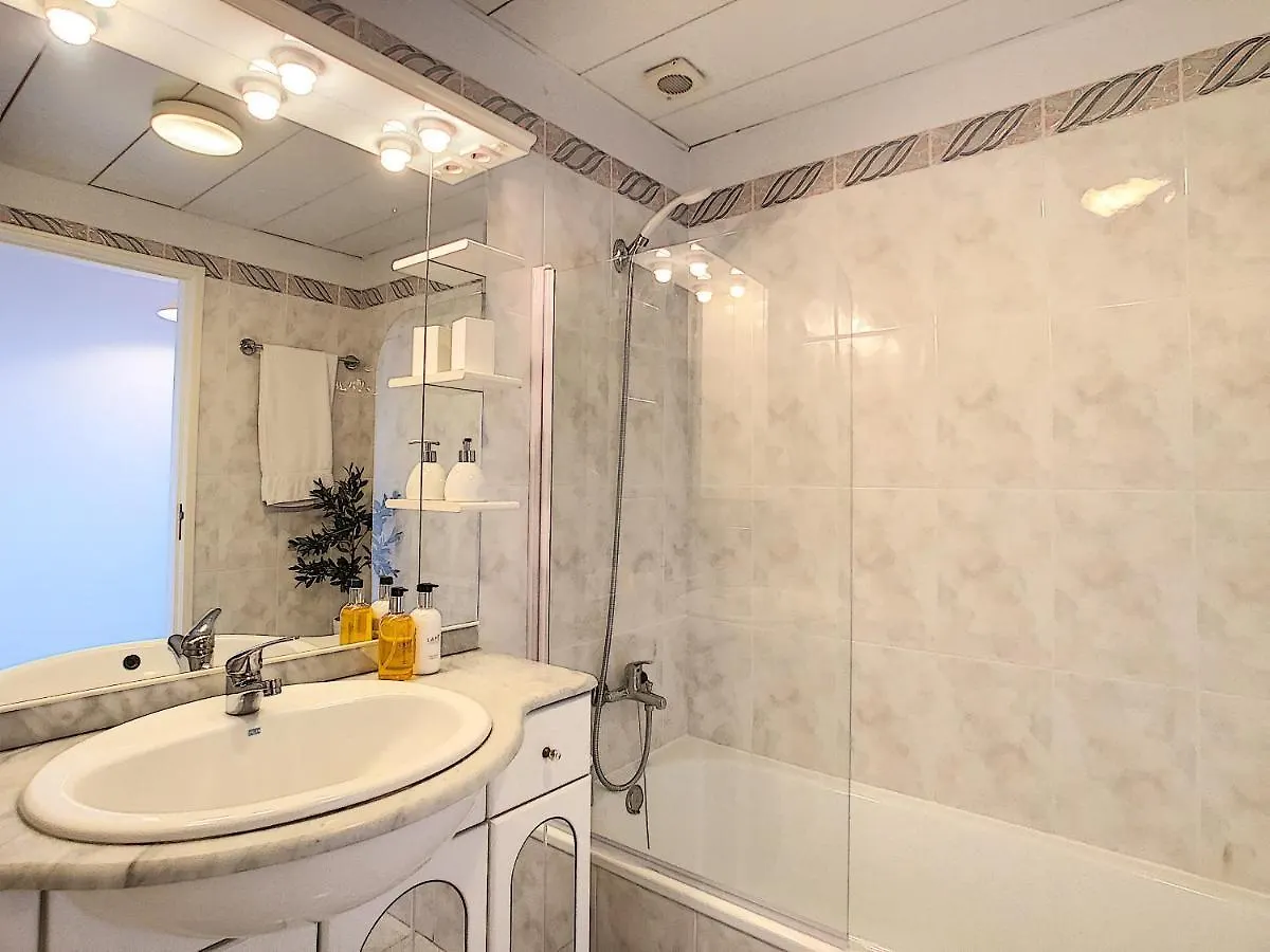 Sea N' Sun Apartment By Lovelystay ريبيرا برافا 0*,  البرتغال