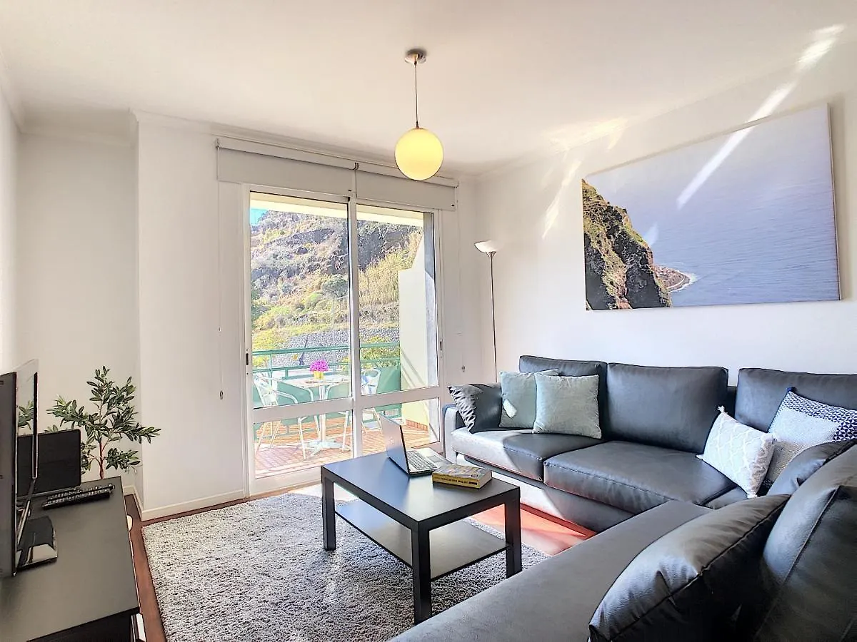 Sea N' Sun Apartment By Lovelystay ريبيرا برافا