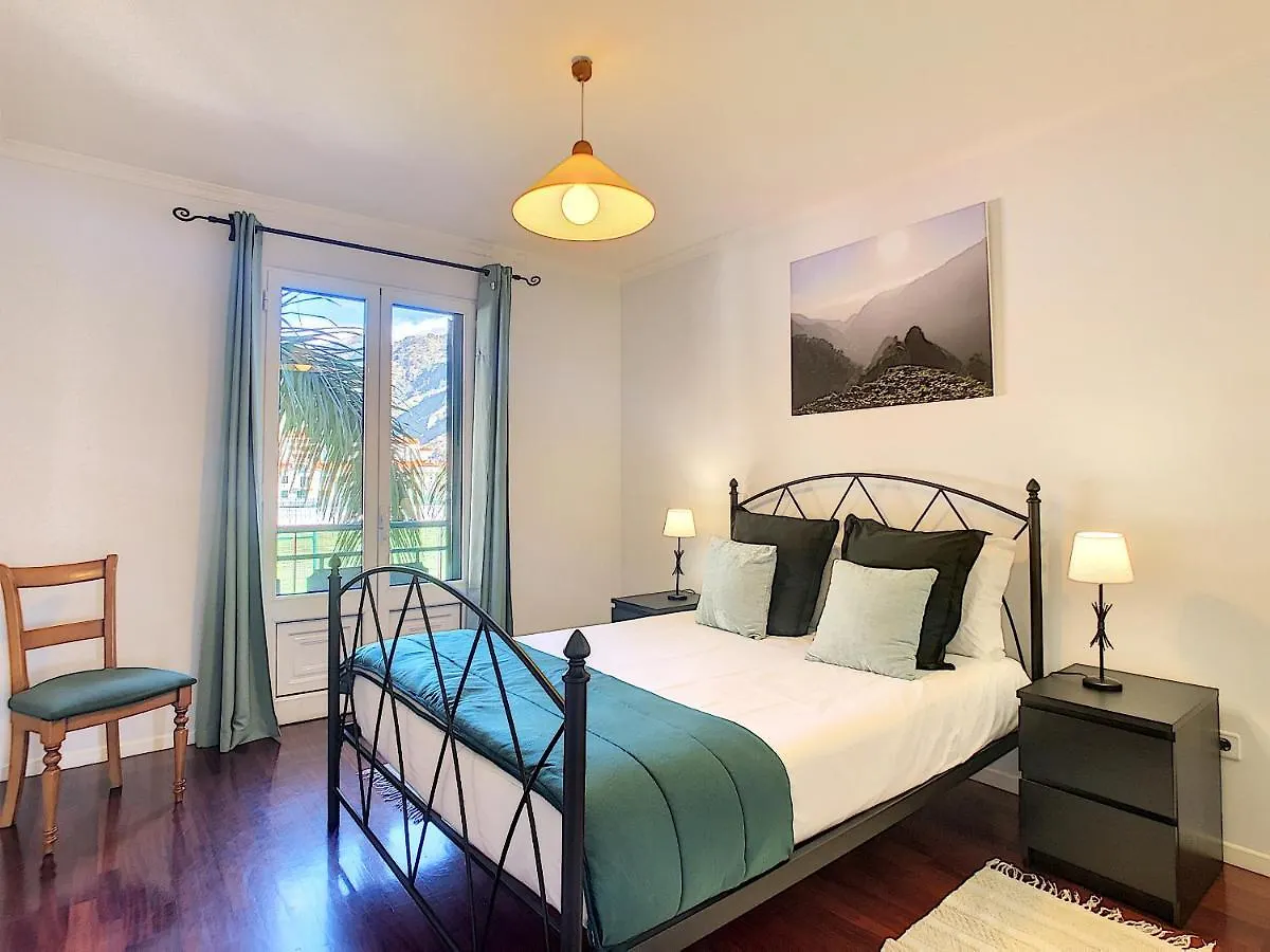 Sea N' Sun Apartment By Lovelystay ريبيرا برافا